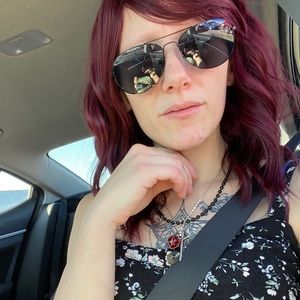 Meet your Posher, Desiree